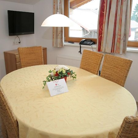Charming Apartment In Uderns With Balcony Exteriör bild