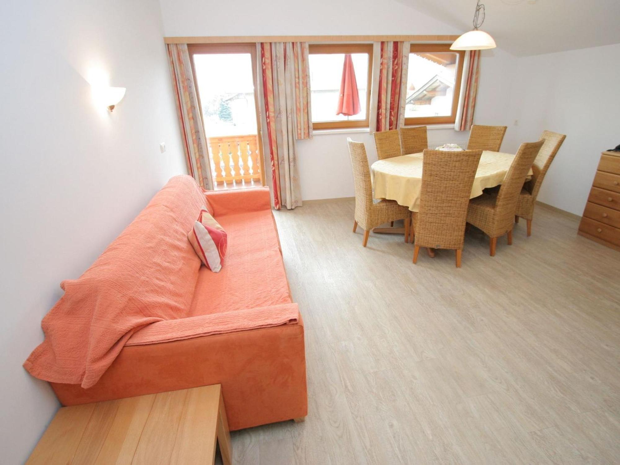 Charming Apartment In Uderns With Balcony Exteriör bild